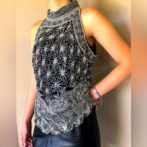 Pape’ll Boutique Beaded Silk Sleeveless Blouse with Scallop Hem & 2” Collar. Lg
